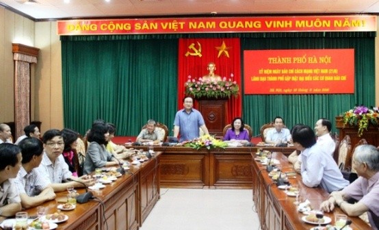 La presse contribue énormément au développement de Hanoi - ảnh 1